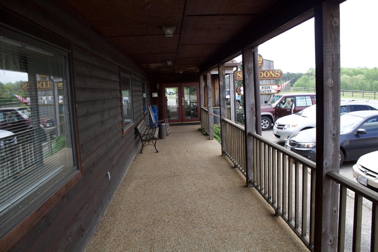 Sheldon'S Motel And Restaurant Keysville Exterior foto