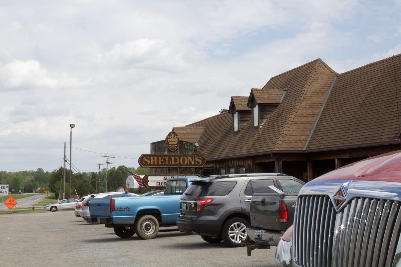 Sheldon'S Motel And Restaurant Keysville Exterior foto