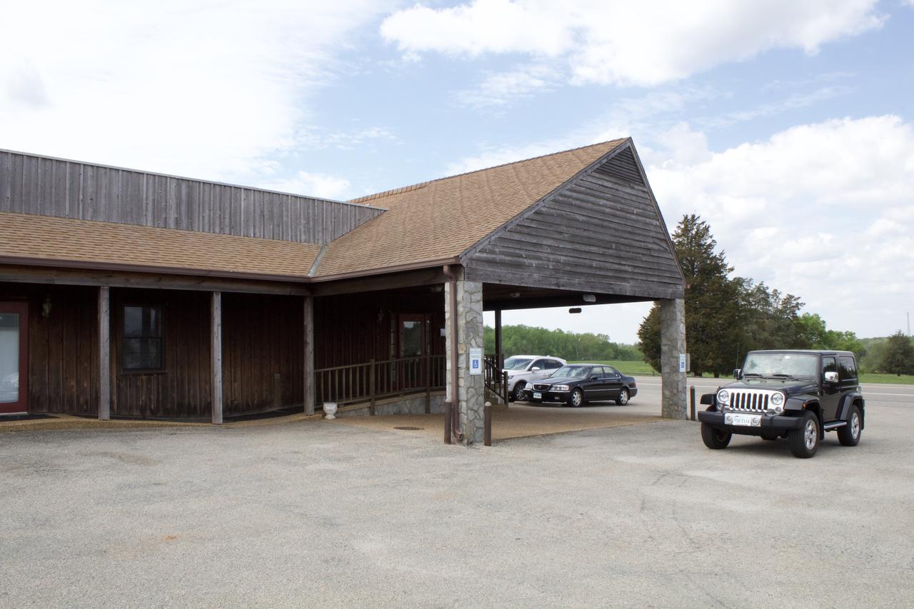 Sheldon'S Motel And Restaurant Keysville Exterior foto