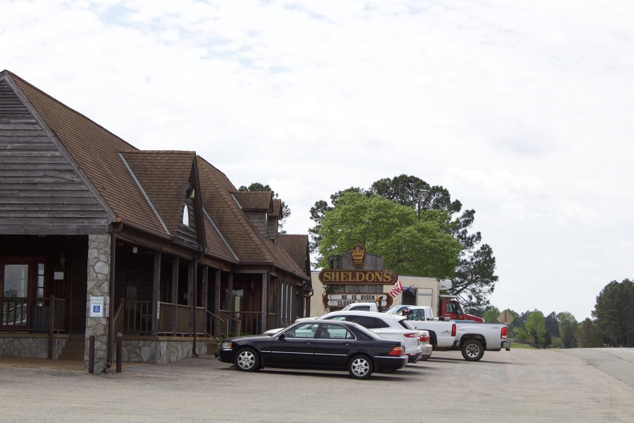 Sheldon'S Motel And Restaurant Keysville Exterior foto